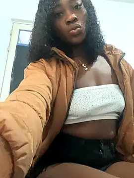 Snapshot of Skylar_Smith_ chatting on 12/18/25, 11:58 Skylar Smith online show from 12/18/25, 11:58