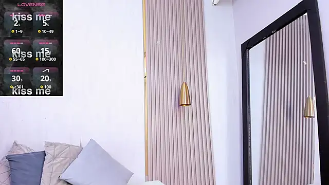 Snapshot of Skylar_Smith_ chatting on 12/04/25, 12:37 Skylar Smith online show from 12/04/25, 12:37