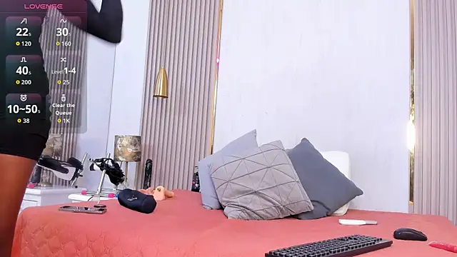 Snapshot of Skylar_Smith_ chatting on 11/05/25, 12:41 Skylar Smith online show from 11/05/25, 12:41