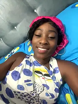 Snapshot of Skylar_Smith_ chatting on 12/14/25, 07:52 Skylar Smith online show from 12/14/25, 07:52