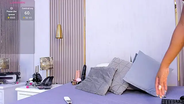 Snapshot of Skylar_Smith_ chatting on 10/24/25, 12:48 Skylar Smith online show from 10/24/25, 12:48