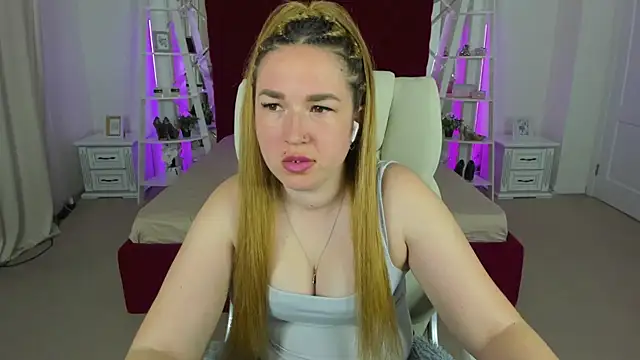 Sofii darling online show from 04/13/26, 04:33