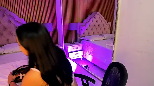 Starbutterflyy  online show from 11/11/25, 04:07