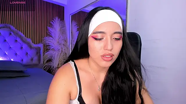 Starbutterflyy  online show from 03/04/26, 05:04