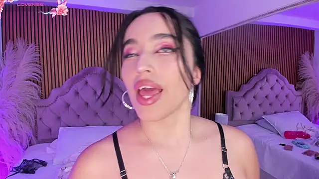 Starbutterflyy  online show from 03/31/26, 05:09