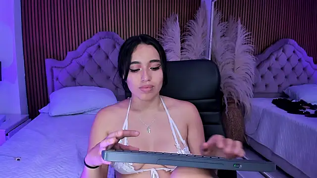 Starbutterflyy  online show from 03/02/26, 07:15