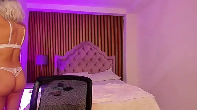 Starbutterflyy  online show from 11/10/25, 04:06