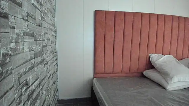 ashley Olsen online show from 10/22/25, 03:06