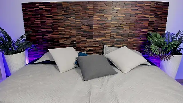 debra win online show from 12/03/25, 09:31