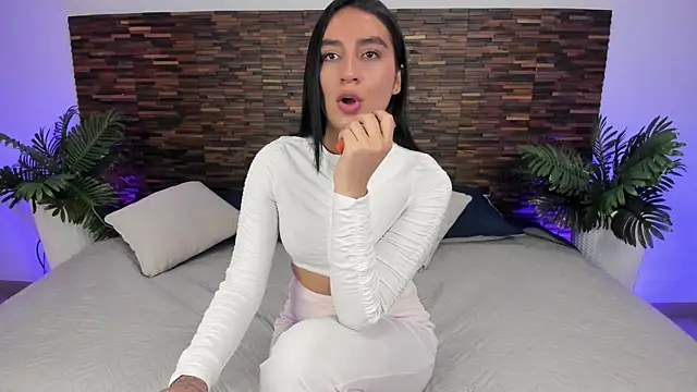 debra win online show from 10/22/25, 04:01