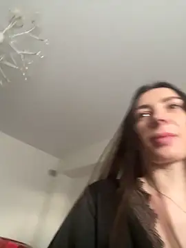 Snapshot of AmandaStoun chatting on 11/14/25, 12:31 AmandaStoun online show from 11/14/25, 12:31