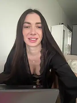 Snapshot of AmandaStoun chatting on 12/15/25, 12:11 AmandaStoun online show from 12/15/25, 12:11