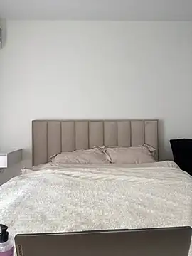 AmandaStoun online show from 04/15/26, 09:37