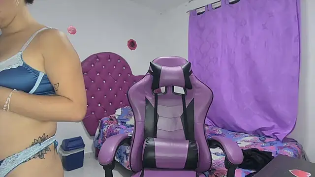 soffy rosses online show from 12/05/25, 01:49