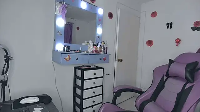 Snapshot of soffy_rosses chatting on 06/20/26, 01:54 soffy rosses online show from 06/20/26, 01:54