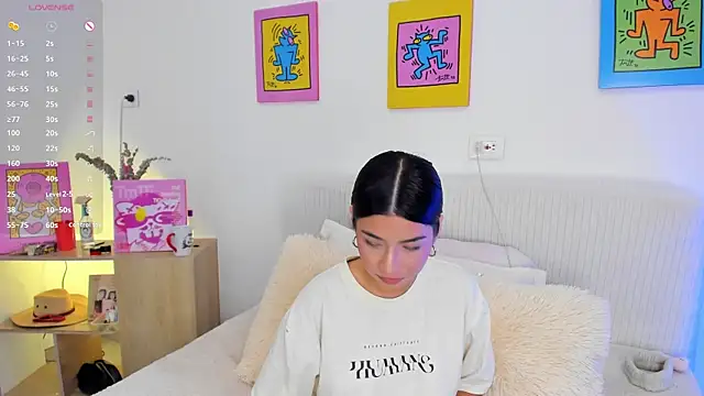 Snapshot of AprilAddams_ chatting on 10/10/25, 09:04 AprilAddams  online show from 10/10/25, 09:04