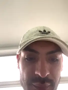 Snapshot of malek_xarx_ chatting on 09/18/25, 02:42 malek xarx online show from 09/18/25, 02:42