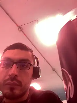 malek xarx  online show from 12/02/25, 03:03