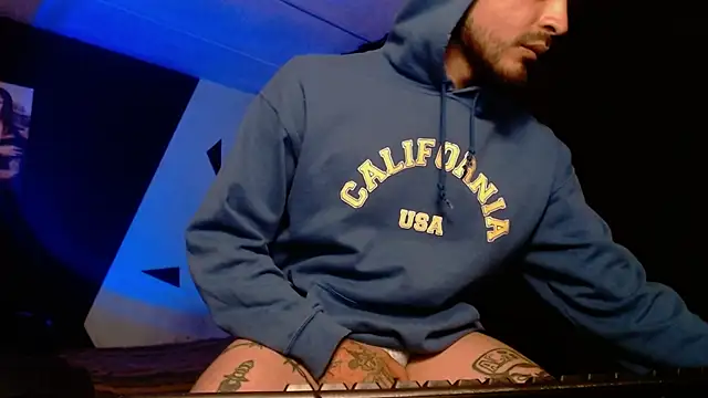 malek xarx  online show from 10/25/25, 05:50