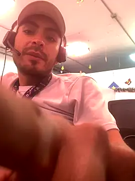 malek xarx  online show from 11/29/25, 03:12