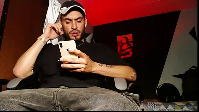 malek xarx  online show from 12/16/25, 02:27