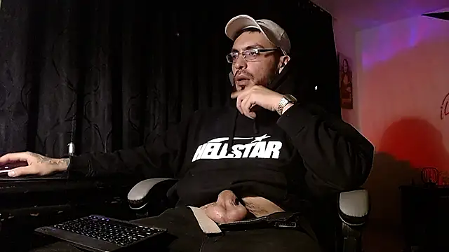 malek xarx  online show from 02/15/26, 07:51