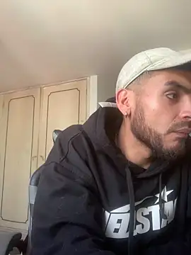 malek xarx  online show from 02/28/26, 03:33