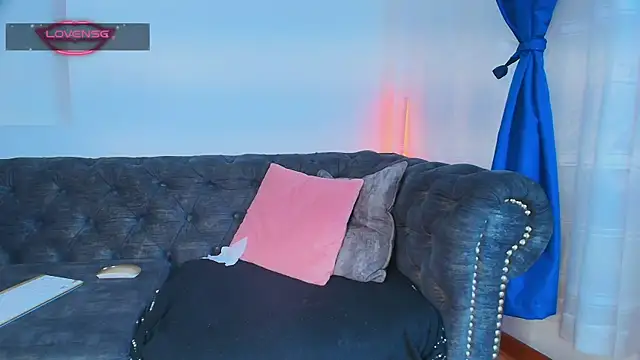 tiana rosse  online show from 03/31/26, 12:07