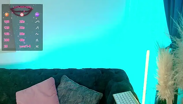 tiana rosse  online show from 04/24/26, 02:30