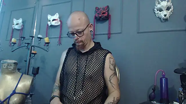 Snapshot of zain_kreigger chatting on 02/15/26, 09:14 zain kreigger online show from 02/15/26, 09:14