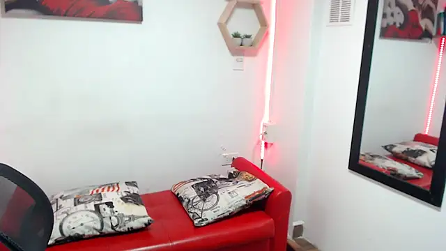 DIVAX MONSERRAT online show from 12/05/25, 09:34