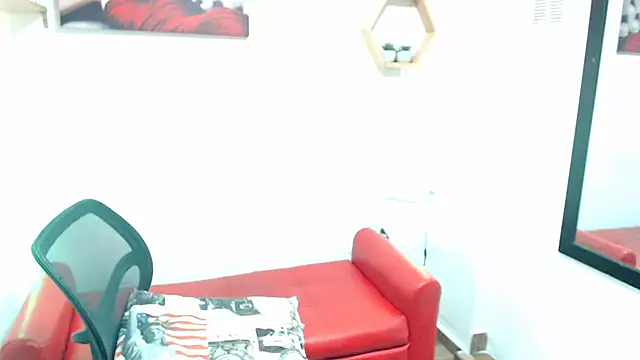 Snapshot of DIVAX_MONSERRAT chatting on 06/24/26, 06:39 DIVAX MONSERRAT online show from 06/24/26, 06:39