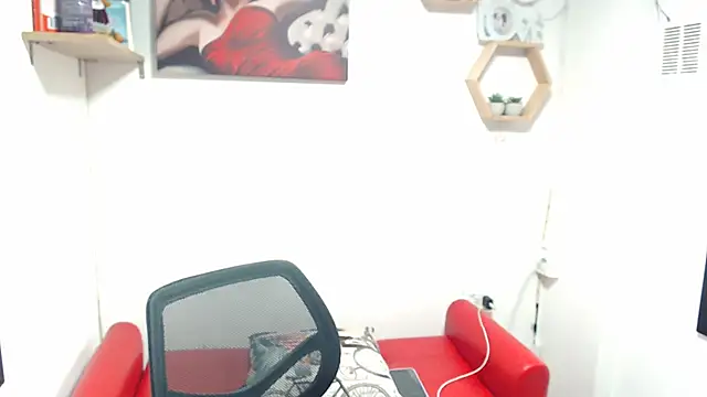 DIVAX MONSERRAT online show from 04/12/26, 04:43