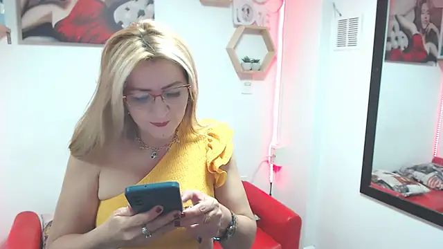 DIVAX MONSERRAT online show from 10/11/25, 06:09