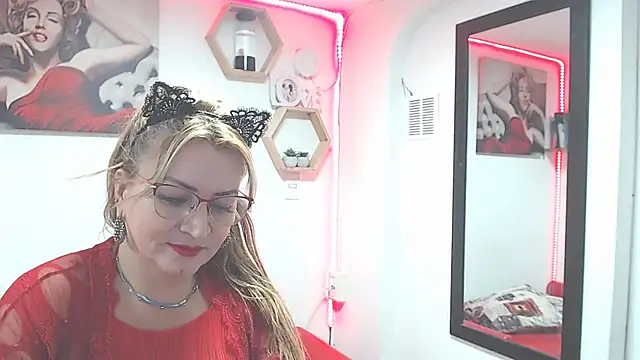 DIVAX MONSERRAT online show from 10/19/25, 03:59