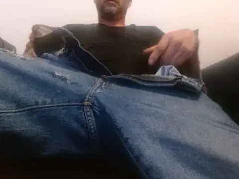 dontrush22 online show from 10/28/25, 04:35