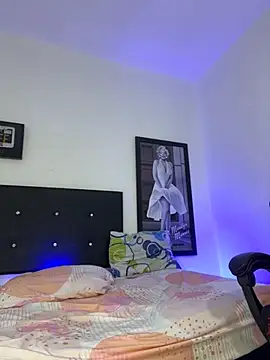 Snapshot of Luke_Stone chatting on 11/15/25, 10:14 Luke Stone online show from 11/15/25, 10:14