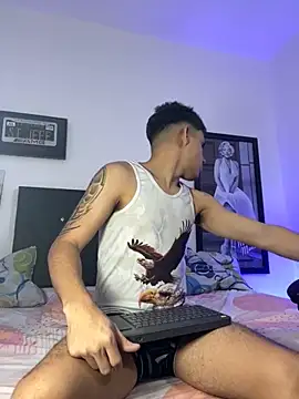 Snapshot of Luke_Stone chatting on 11/21/25, 07:02 Luke Stone online show from 11/21/25, 07:02