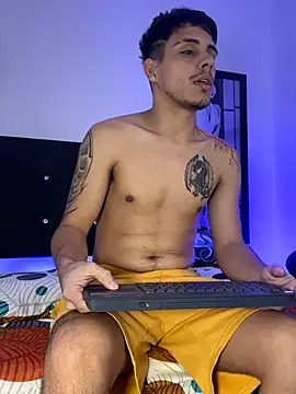 Snapshot of Luke_Stone chatting on 11/01/25, 06:35 Luke Stone online show from 11/01/25, 06:35