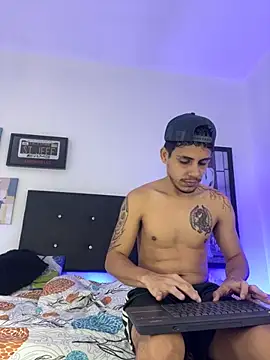 Snapshot of Luke_Stone chatting on 10/15/25, 07:00 Luke Stone online show from 10/15/25, 07:00