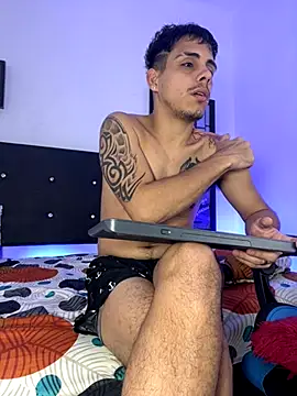 Snapshot of Luke_Stone chatting on 10/31/25, 09:32 Luke Stone online show from 10/31/25, 09:32