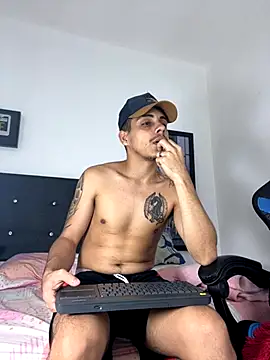 Snapshot of Luke_Stone chatting on 11/07/25, 12:04 Luke Stone online show from 11/07/25, 12:04