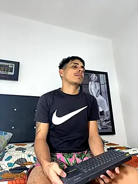 Snapshot of Luke_Stone chatting on 11/26/25, 09:26 Luke Stone online show from 11/26/25, 09:26