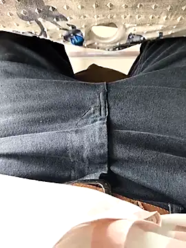 LKG8933 online show from 11/14/25, 08:40