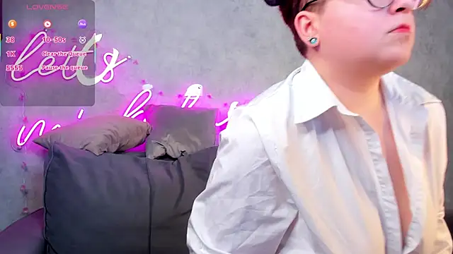 Michelle Wilsson online show from 11/02/25, 06:51