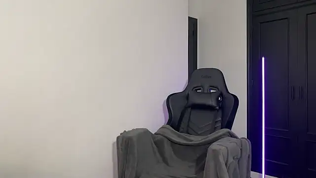 s meow online show from 12/18/25, 09:07