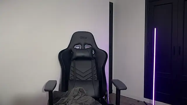 s meow online show from 11/28/25, 10:21