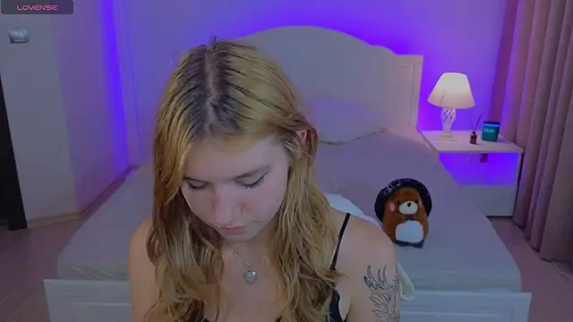 Iris Rain online show from 12/02/25, 10:28