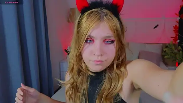 Iris Rain online show from 10/25/25, 10:47