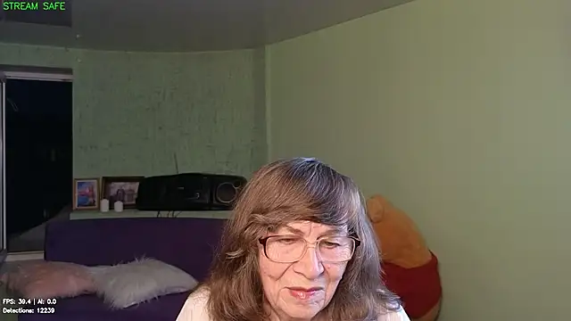 Snapshot of Betty_Brick chatting on 07/12/26, 05:58 Betty Brick online show from 07/12/26, 05:58